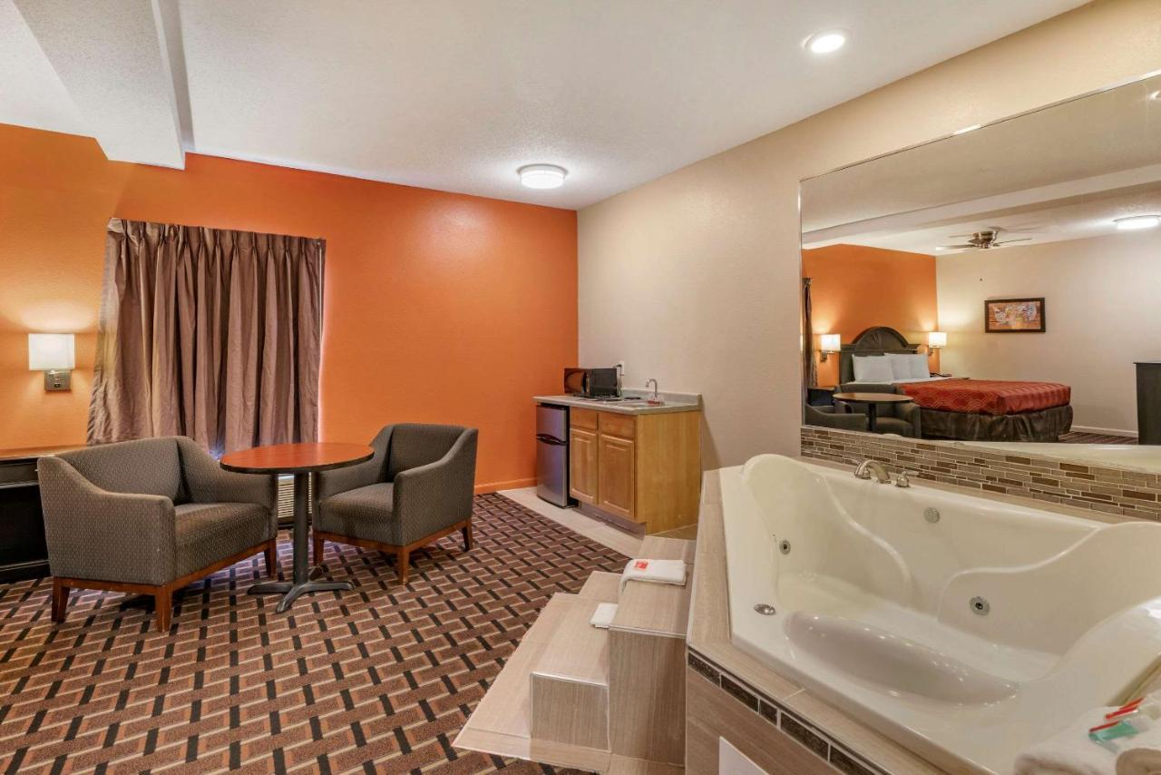 Econo Lodge Inn & Suites Granite City Ngoại thất bức ảnh