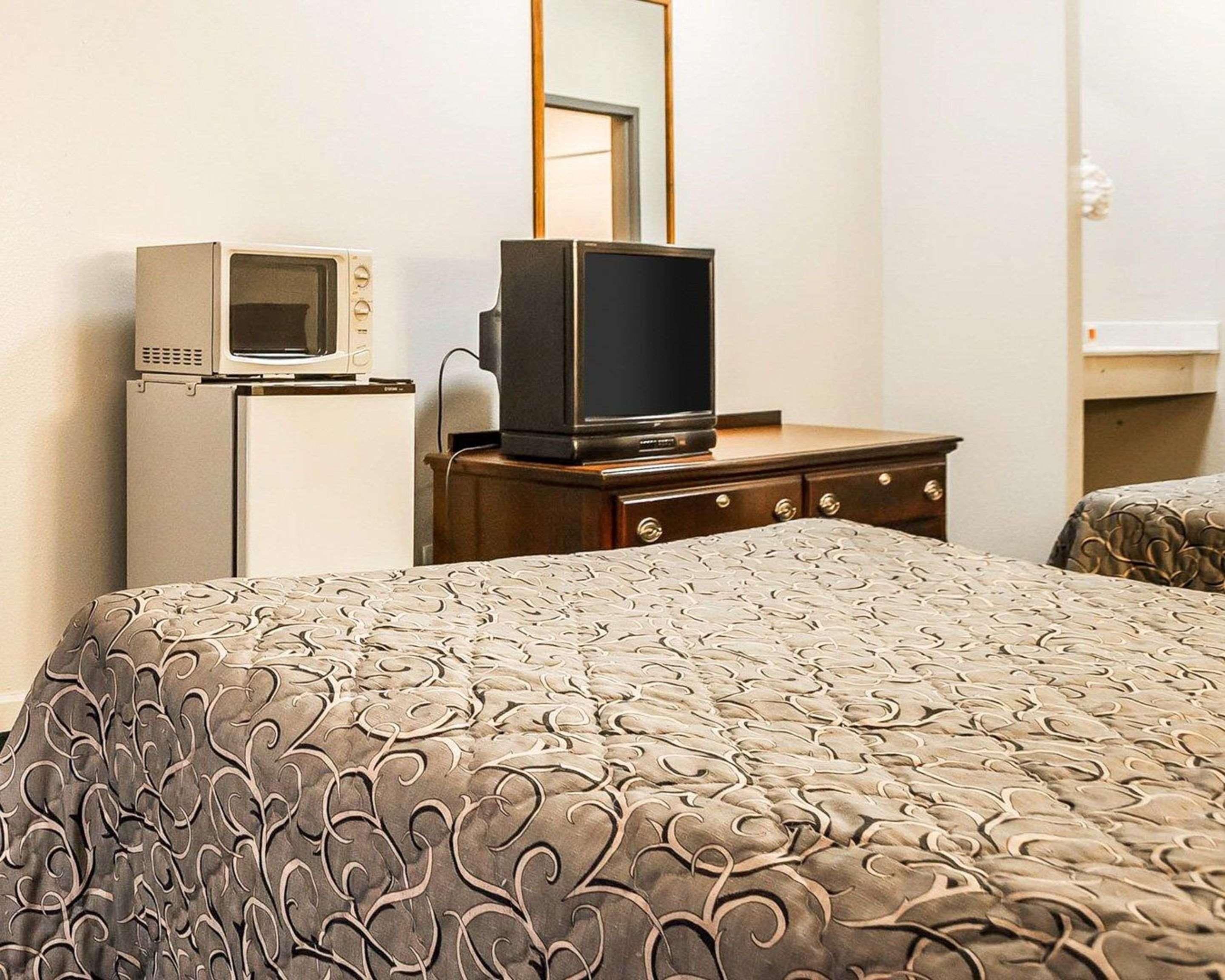 Econo Lodge Inn & Suites Granite City Ngoại thất bức ảnh