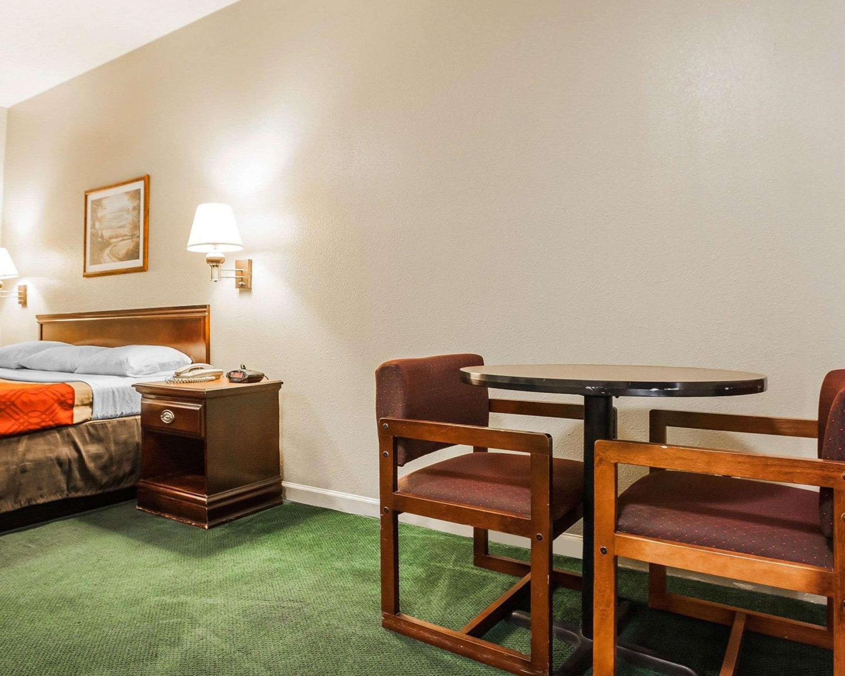 Econo Lodge Inn & Suites Granite City Ngoại thất bức ảnh