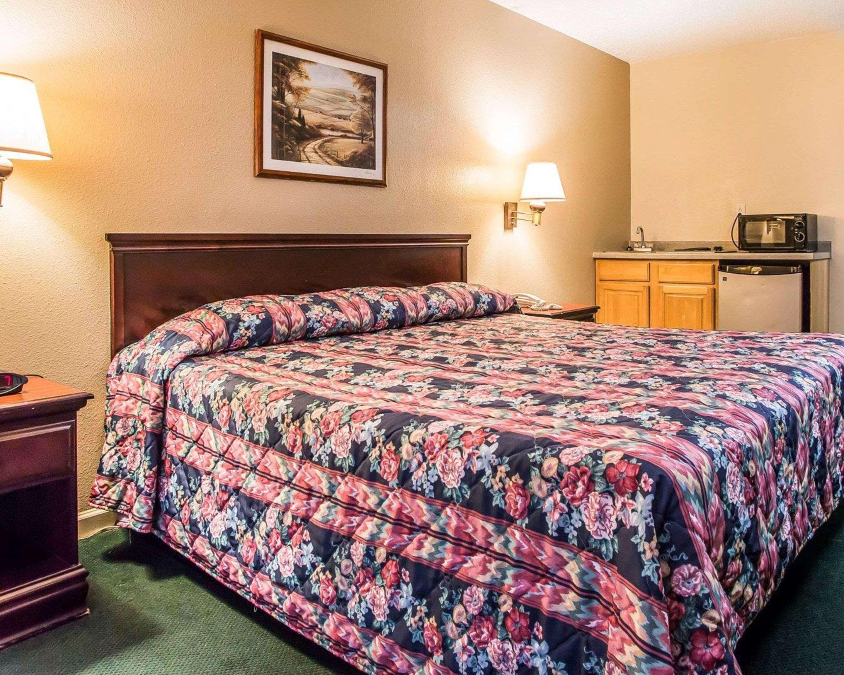 Econo Lodge Inn & Suites Granite City Ngoại thất bức ảnh