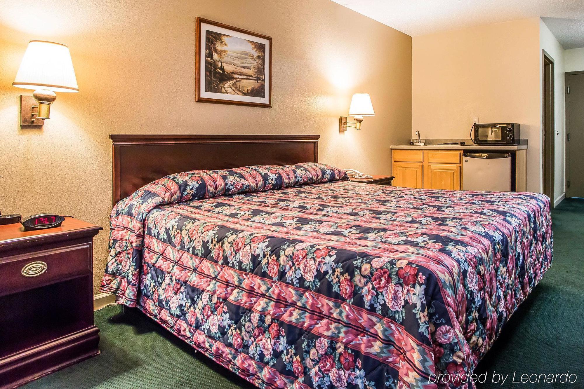 Econo Lodge Inn & Suites Granite City Ngoại thất bức ảnh