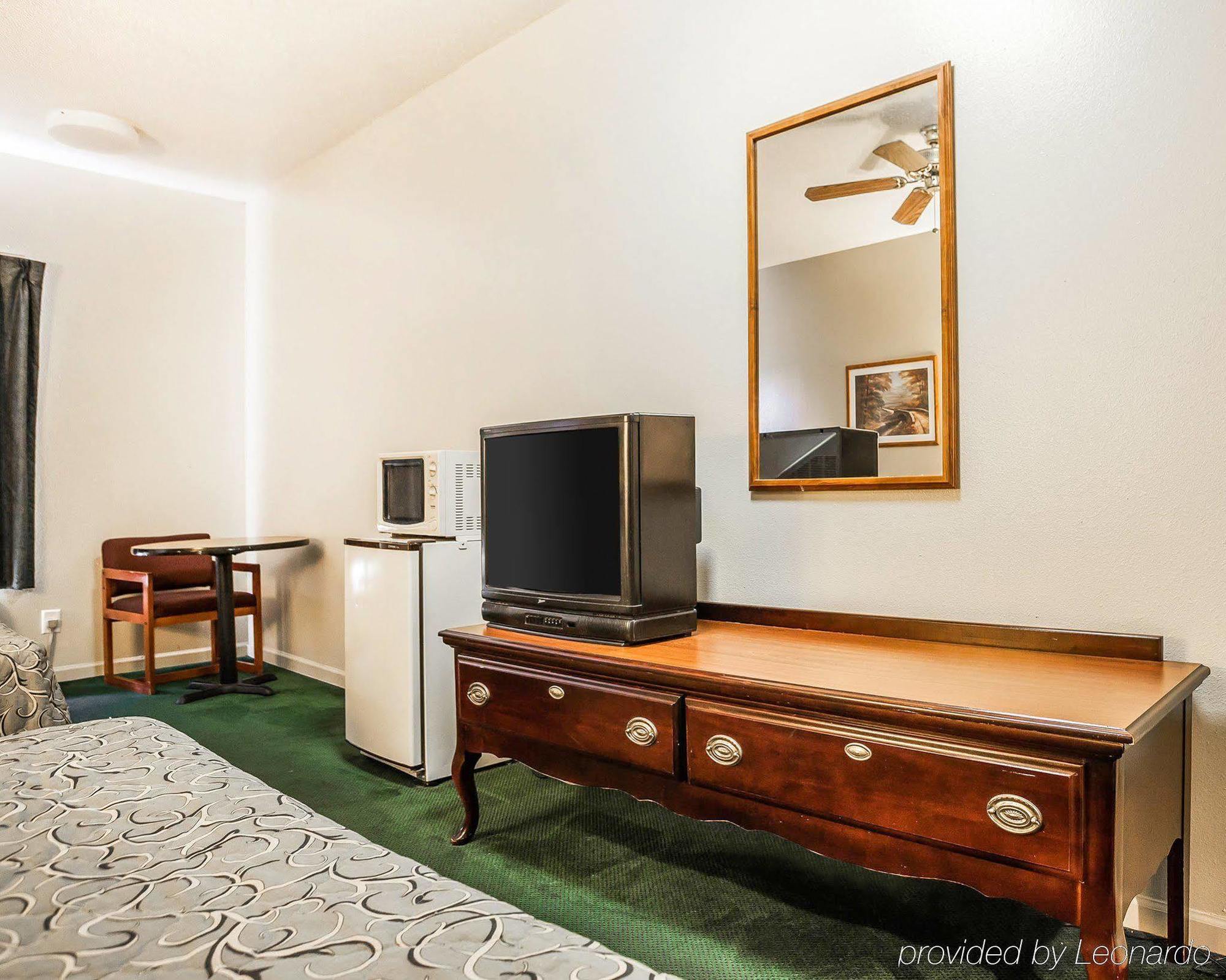 Econo Lodge Inn & Suites Granite City Ngoại thất bức ảnh