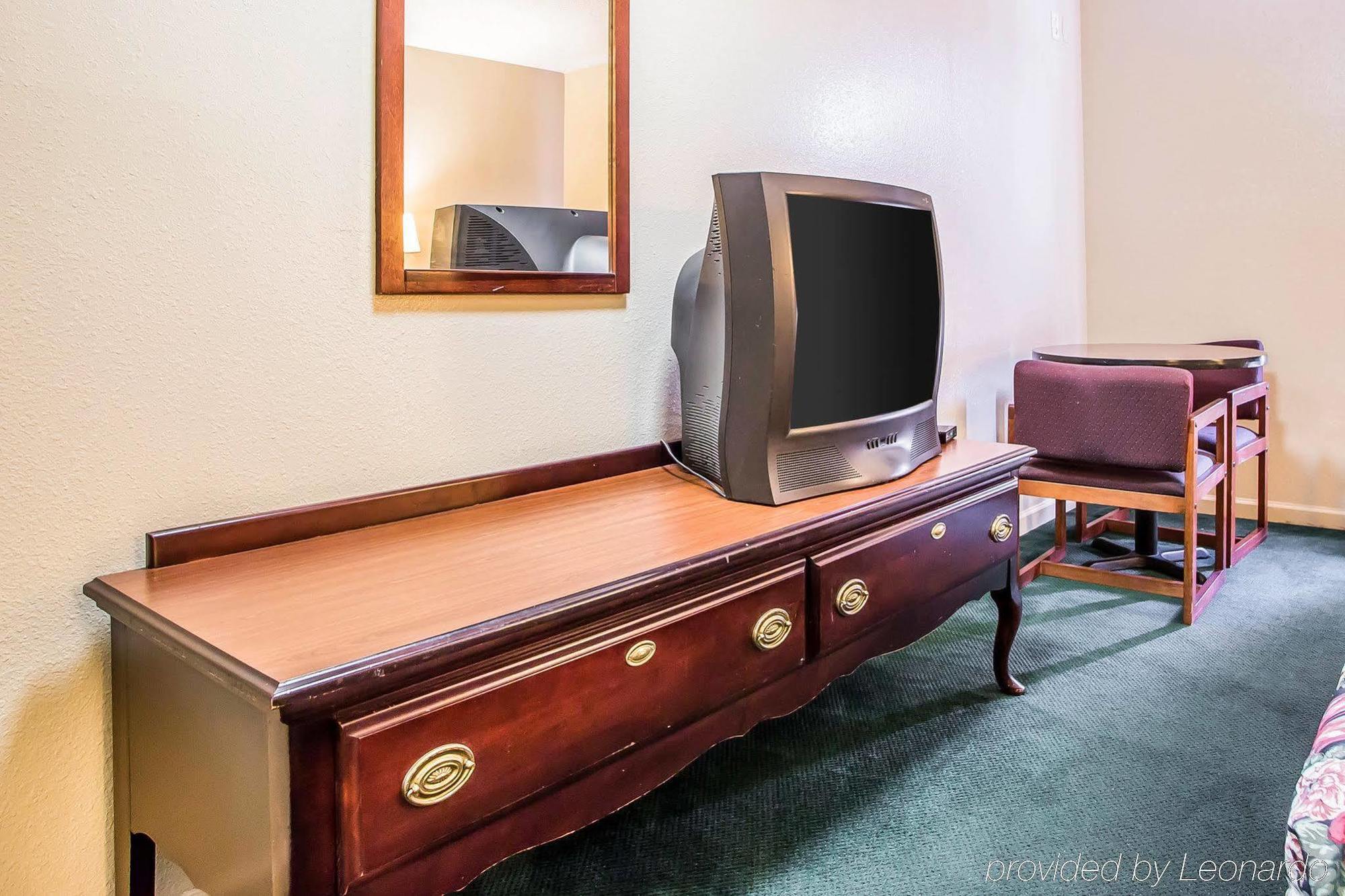 Econo Lodge Inn & Suites Granite City Ngoại thất bức ảnh